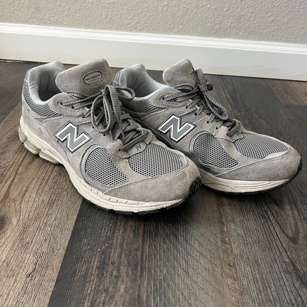 New Balance 2002R Men's Gray Running Shoes